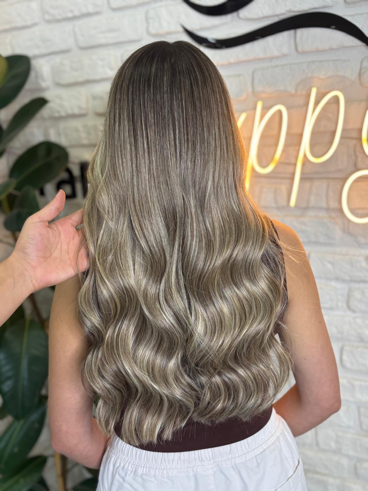 Küllü tonlarda balayaj ve dalga — Akın Yaman Hair Design